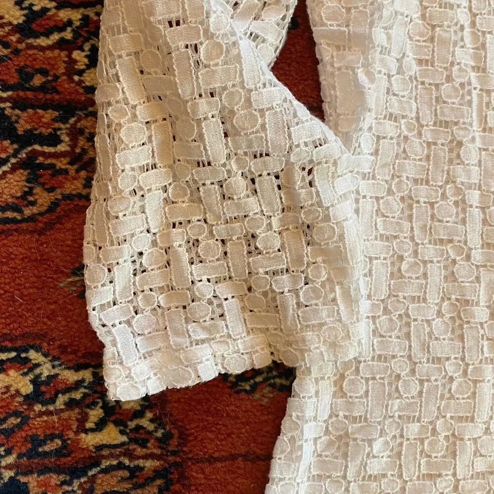 Banana Republic 6 White Semi Sheer Patterned‎ Weave Pullover Top